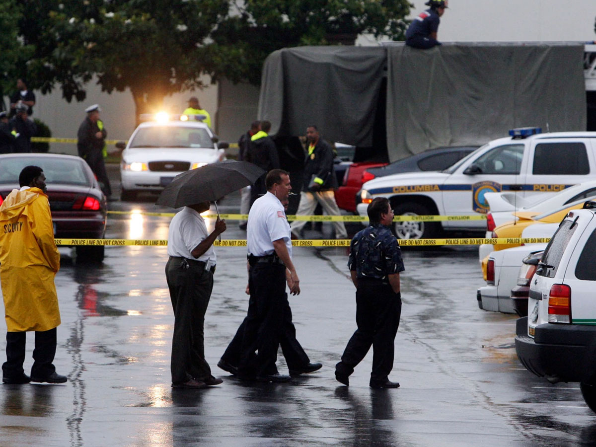 Gunfire: అమెరికాలో మళ్లీ కాల్పులు.. 12 మందికి గాయాలు..