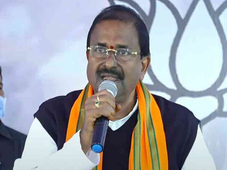 Somu Veerraju: టీచర్లకు వేసవికాలంలో కాకుండా వర్షాకాలంలో సెలవులు ఇస్తారా?