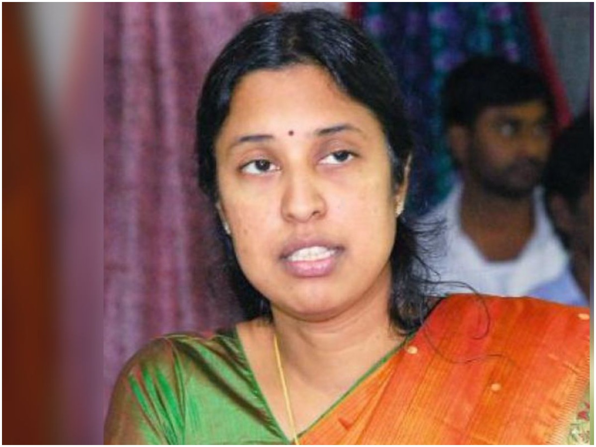IAS Srilakshmi: ఏపీ హైకోర్టులో శ్రీలక్ష్మికి చుక్కెదురు