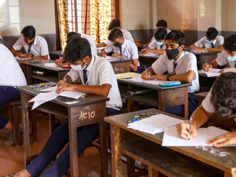 Andhra Pradesh: విద్యార్థులకు గమనిక.. పదో తరగతి పరీక్షల హాల్ టిక్కెట్లు విడుదల