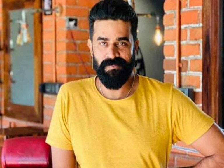 Vijay Babu: బలవంతంగా పెదాలపై ముద్దుపెట్టాడు.. నటుడిపై హీరోయిన్ ఫిర్యాదు