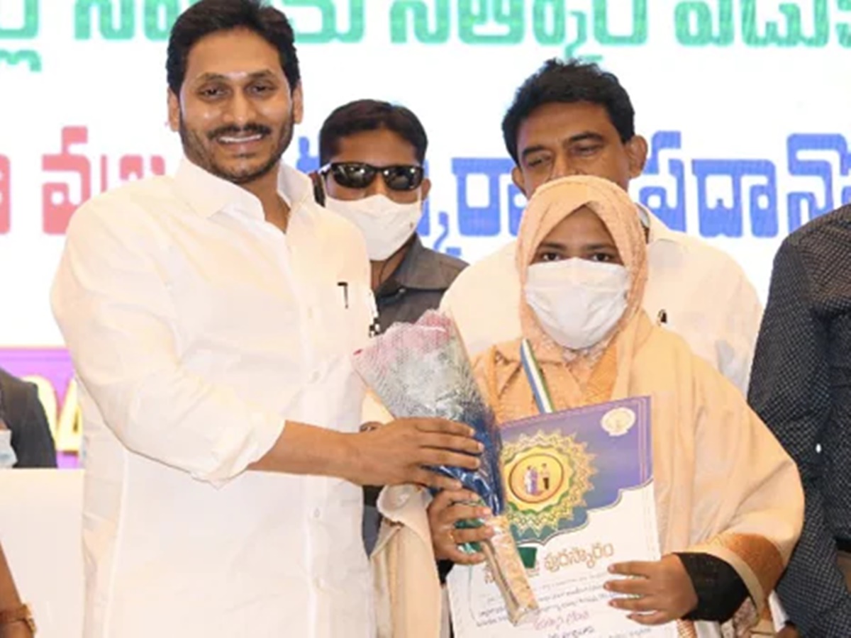 Andhra Pradesh: రూ.258 కోట్ల వ్యయంతో రేపటి నుంచి వాలంటీర్లకు అవార్డులు