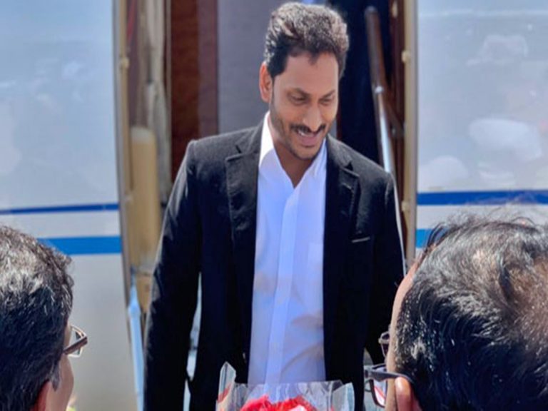 Andhra Pradesh: సీఎం హోదాలో తొలి విదేశీ పర్యటనకు వెళ్లబోతున్న జగన్