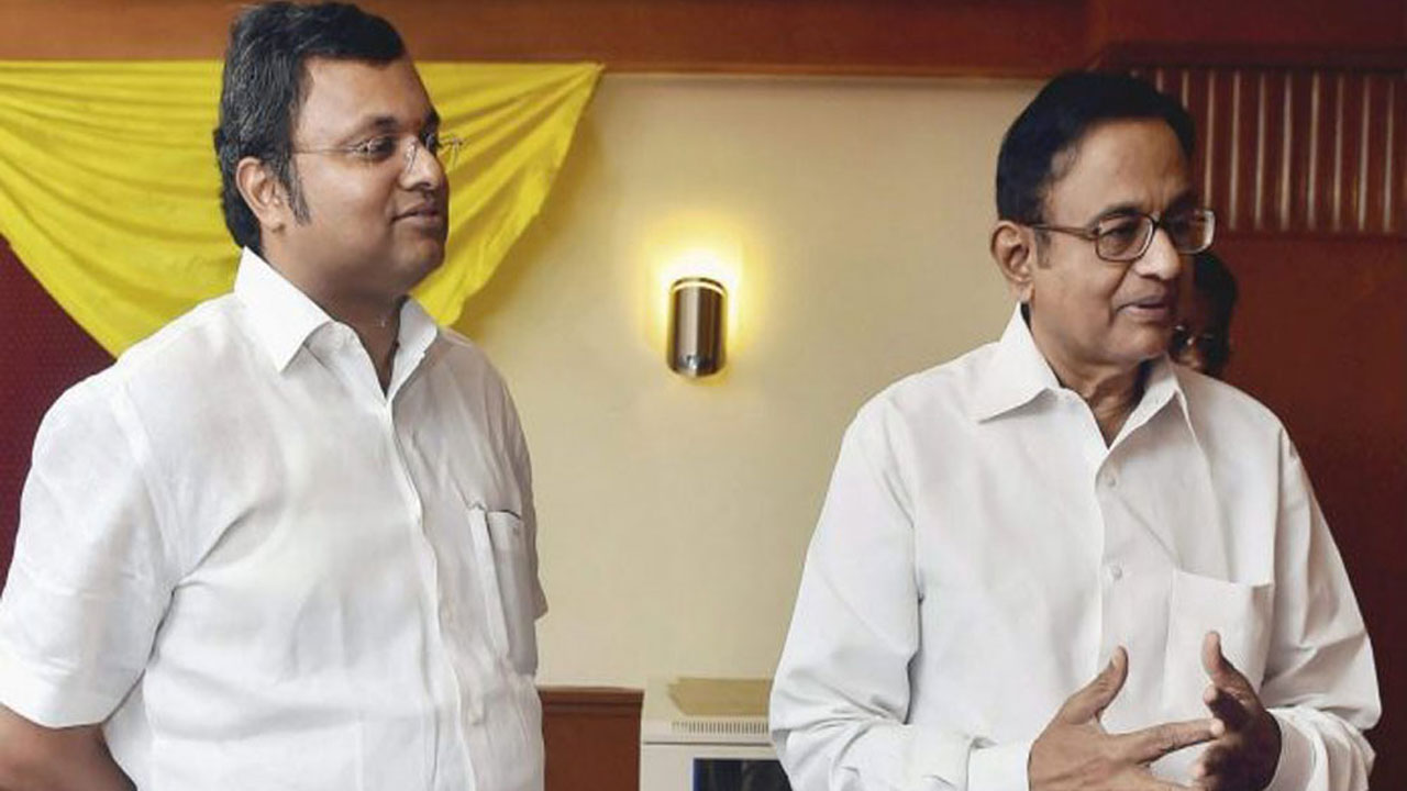 CBI Raids: చిదంబరం ఇల్లు, ఆఫీసుల్లో సీబీఐ సోదాలు