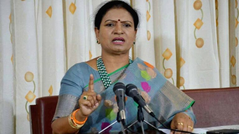 DK Aruna: వచ్చే ఎన్నికల్లో మీరు ఉండరు…