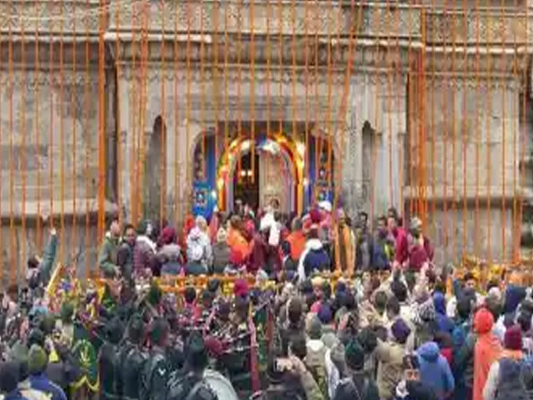 Kedarnath: తెరచుకున్న కేదార్‌నాథ్.. భక్తుల పులకింత..