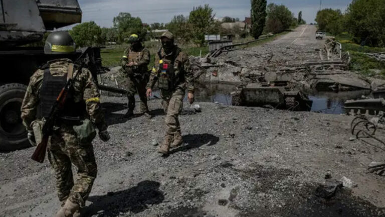 Ukraine Russia War: వెనక్కి తగ్గిన రష్యా.. మళ్లీ ఆ సిటీ ఉక్రెయిన్‌ వశం..!