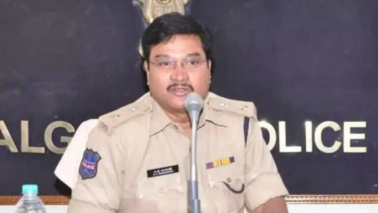 Joint Police Commissioner Ranganath : ట్రాఫిక్ నిబంధనలు ప్రతి ఒక్కరూ పాటించాలి