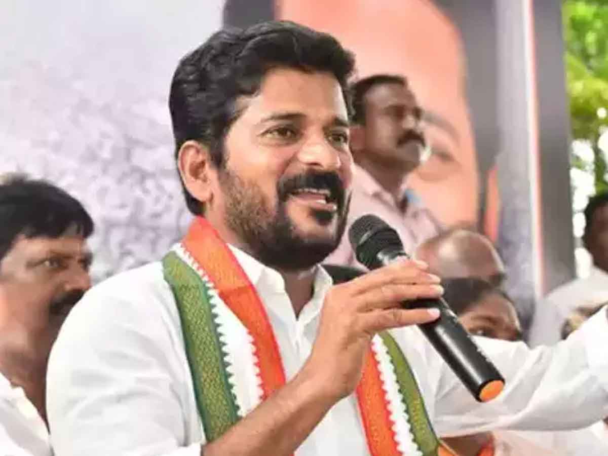 Revanth Reddy : కేటీఆర్‌ చెప్రాసి ఉద్యోగంకి కూడా అనర్హుడే..