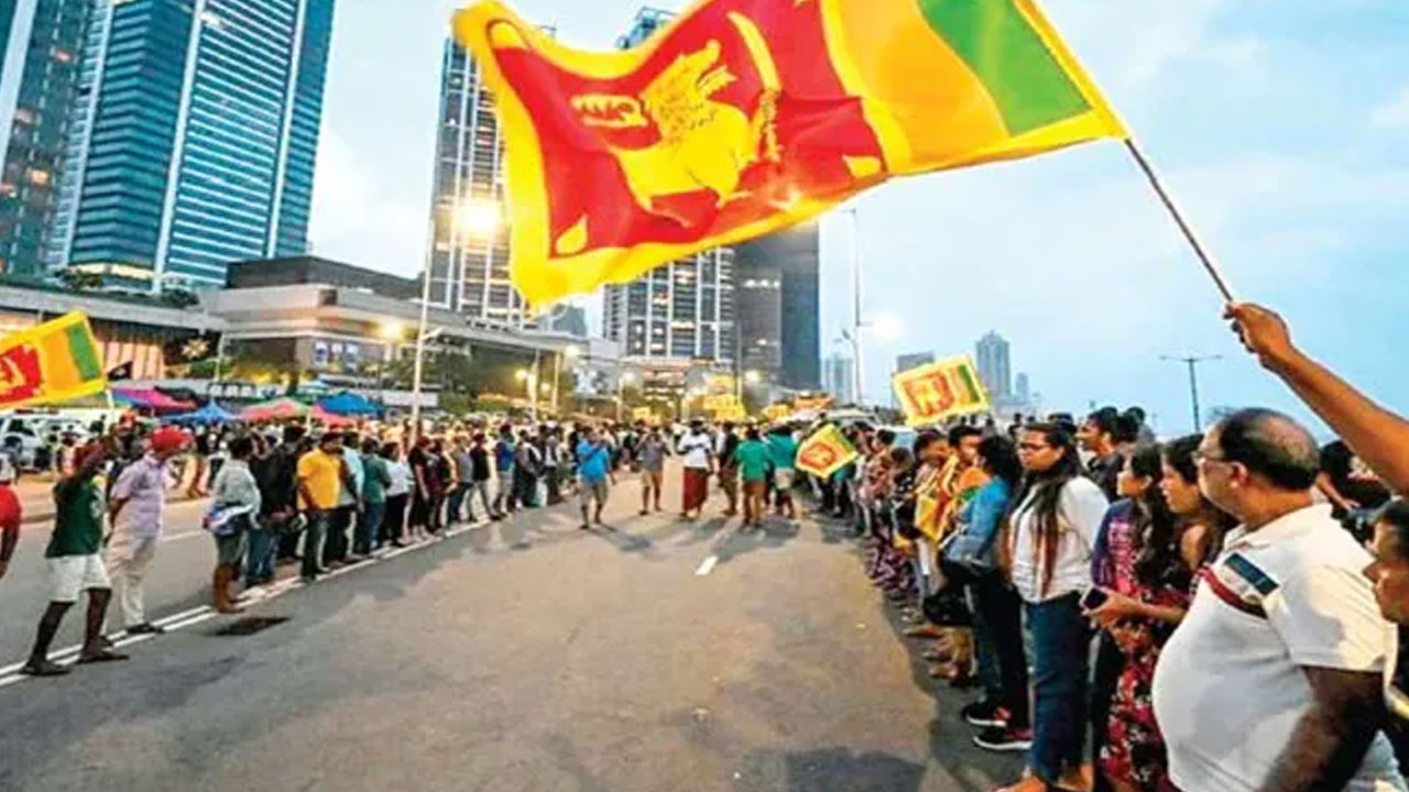 Sri Lanka Crisis: శ్రీలంక సర్కార్‌ కీలక నిర్ణయం..