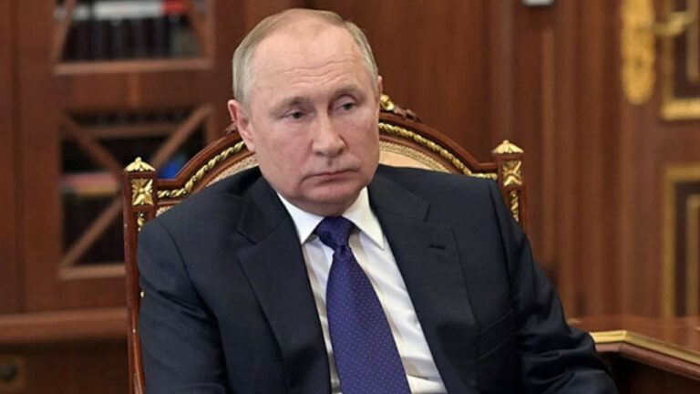 Vladimir Putin : పుతిన్‌కు బ్లడ్‌ క్యానర్స్‌ అంటున్న బ్రిటన్ మాజీ గూఢచారి