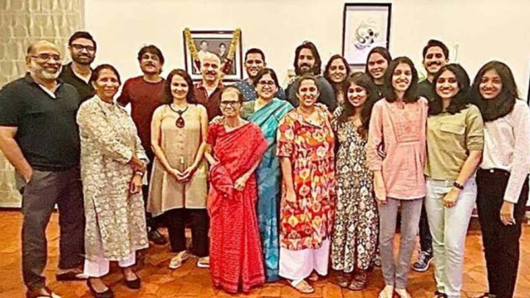 Akkineni Nagarjuna: అక్కినేని ఫ్యామిలీ ఫోటో.. వదినా మరిది మిస్సింగ్..?