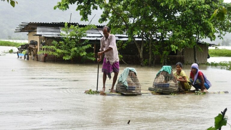 Assam Floods: అస్సాంలో భారీ వరదలు… ఆరు జిల్లాలపై ఎఫెక్ట్