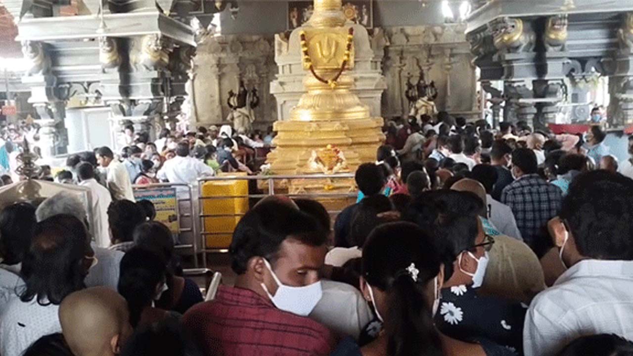 Yadadri: భక్తుల రద్దీ.. కొండపైకి వాహనాలు ‘నో ఎంట్రీ’