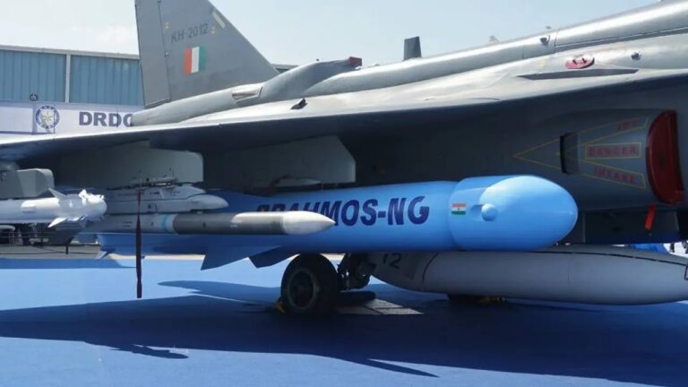 BrahMos: సుఖోయ్ ఫైటర్ జెట్ నుంచి బ్రహ్మోస్ క్షిపణి పరీక్ష విజయవంతం