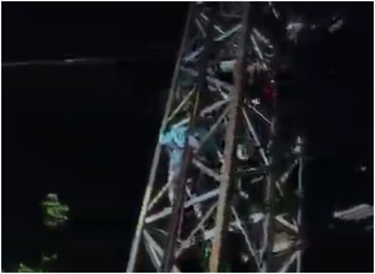 Cell Tower: మద్యం మత్తులో సెల్ టవరెక్కి….