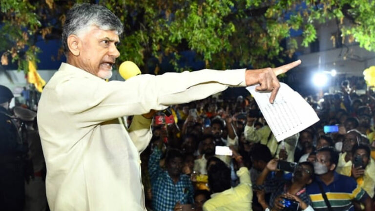 Chandrababu Naidu: రాష్ట్రాన్ని మరో శ్రీలంక చేస్తారు