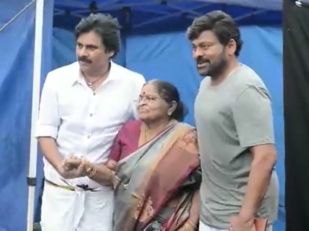Chiranjeevi Wishes Mothers Day