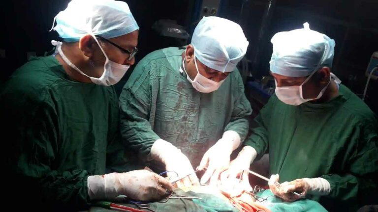 దారుణం.. చికిత్సలో భాగమని దాన్ని తొలగించిన వైద్యులు.. చివరికి