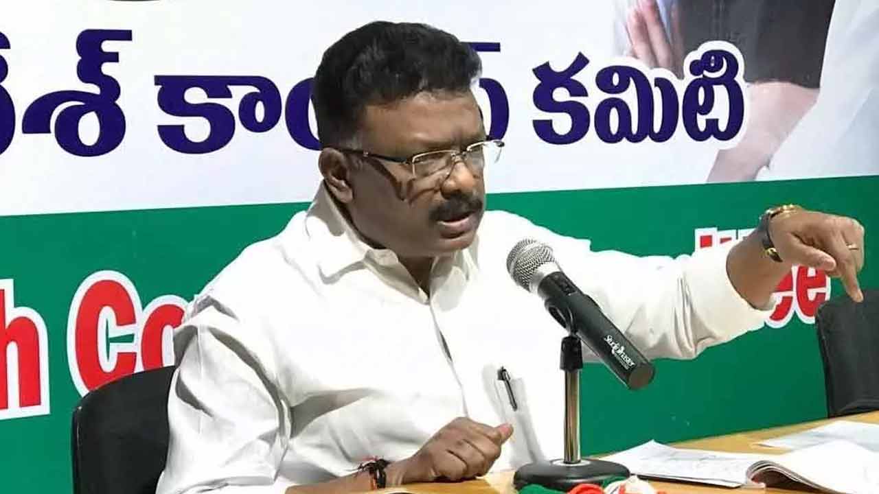 Dasoju Sravan: కాళేశ్వరం ప్రాజెక్ట్ ను కేసీఆర్ కమిషన్ ప్రాజెక్ట్ గా మార్చారు.
