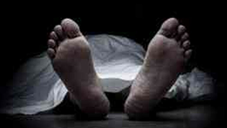 Mumbai: మహిళతో వృద్ధుడి శృంగారం.. మధ్యలోనే కుప్పకూలి..!