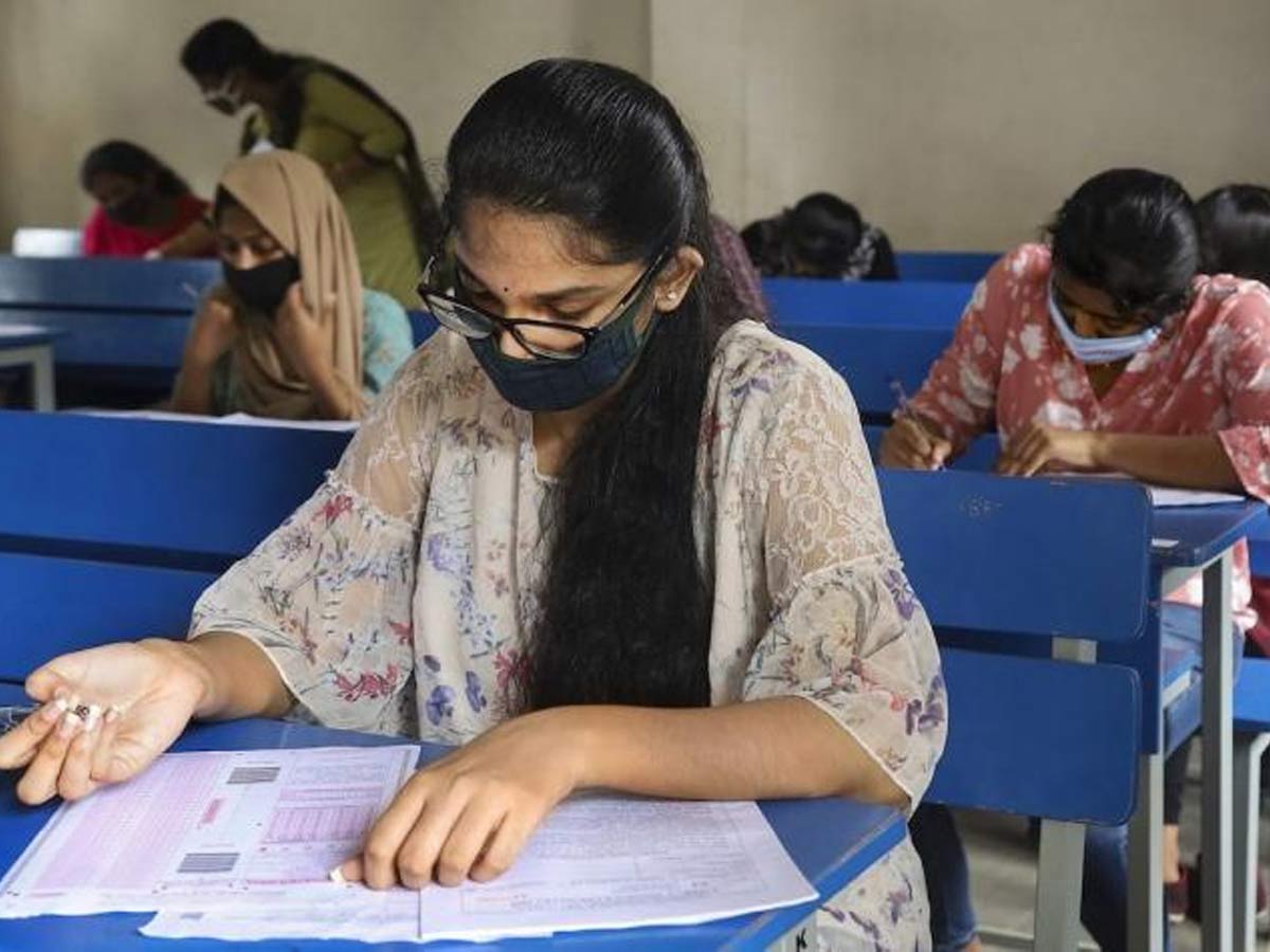 Inter Exams : ప్రారంభమైన ఇంటర్‌ పరీక్షలు.. మాస్క్‌ తప్పనిసరి..