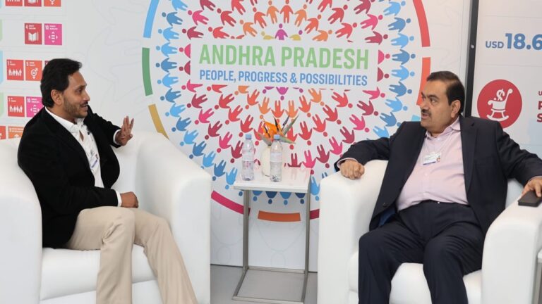 Jagan Davos Tour: దావోస్‌లో గౌతమ్ ఆదానీతో జగన్ భేటీ.. ఫోటోలు