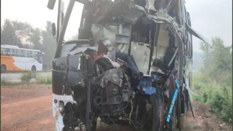 Road Accident: కర్ణాటకలో ఘోర రోడ్డు ప్రమాదం…