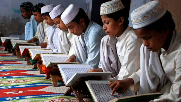 Uttar Pradesh- Yogi: మదర్సాల్లో జాతీయగీతాన్ని తప్పనిసరి చేసిన యోగీ సర్కార్