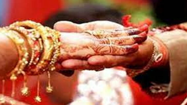 Woman marries son: కొడుకునే పెళ్లి చేసుకున్న తల్లి..! అంతా షాక్..