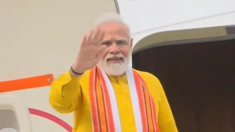 PM Modi : నేపాల్‌కు పయనమైన ప్రధాని..