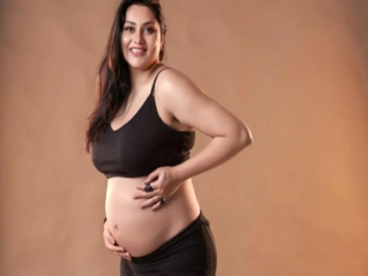 Namita: తల్లి కాబోతున్న మరో హీరోయిన్.. బేబీ బంప్ ఫోటో వైరల్