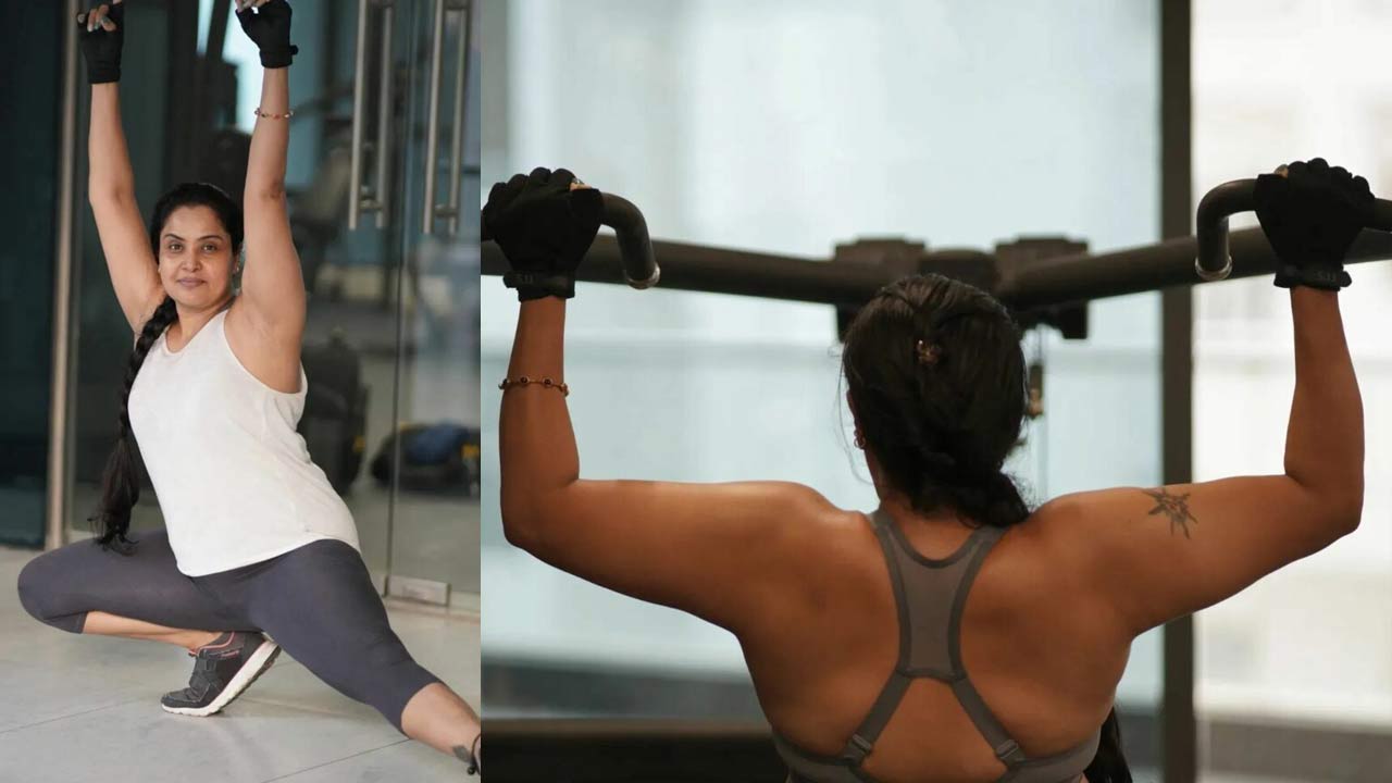 Actress Pragathi: 46 లోనూ  హార్డ్ వర్క్ అవుట్స్.. ఫిదా అంటున్న ఫ్యాన్స్