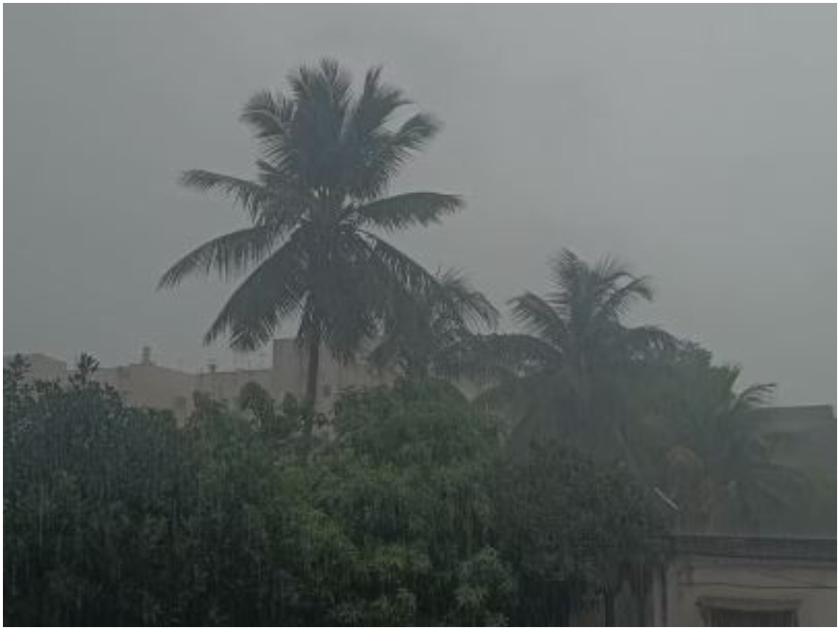 Andhrapradesh Rains: ఏపీలో వర్షాలు… చల్లబడిన వాతావరణం