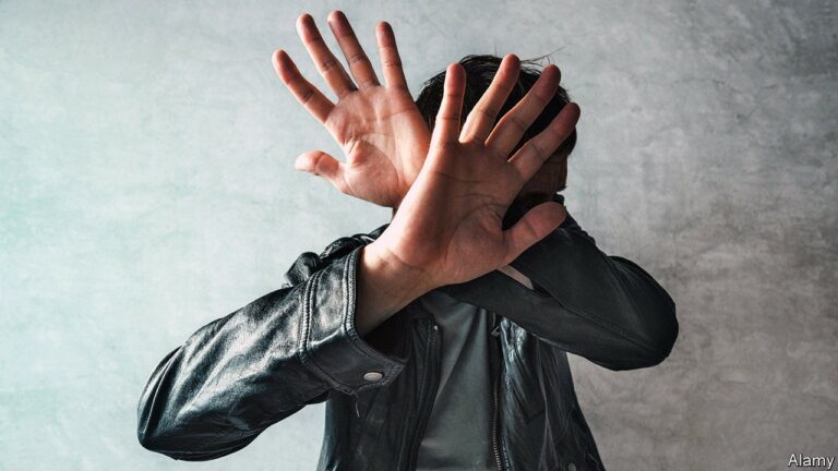 Wife Beats Husband: సీన్ రివర్స్… భార్యపై భర్త గృహహింస కేసు