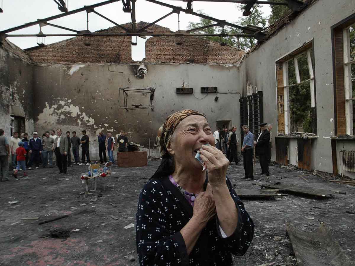 Russsia-Ukraine War : పాఠశాలపై రష్యా బాంబు దాడి.. 60 మంది మృతి..