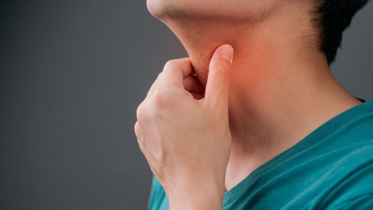 Health Tips: గొంతు సమస్యతో బాధపడేవారికి సింపుల్ చిట్కాలు