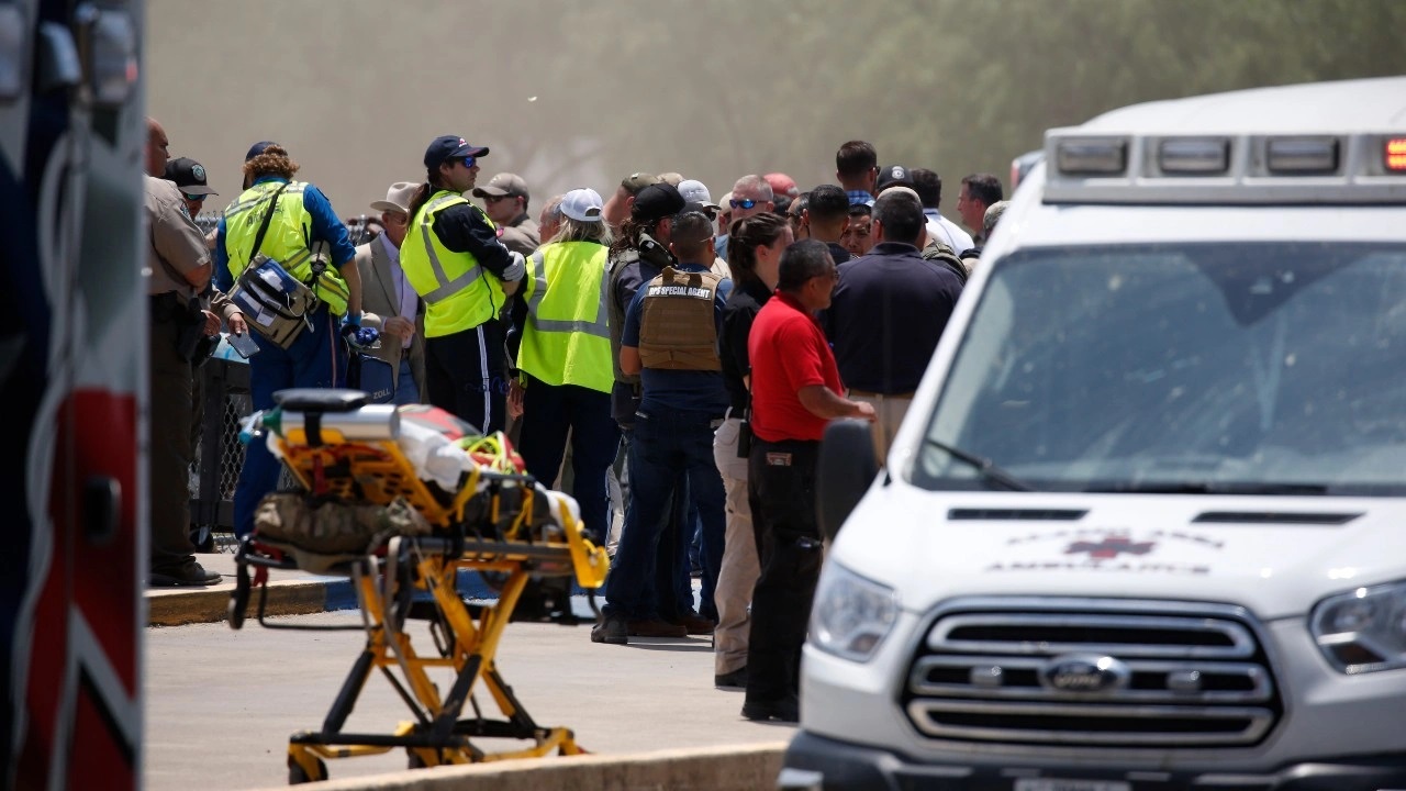 Texas School Shooting: అమెరికాలో ఫైరింగ్… స్కూల్ పిల్లలతో సహా 21 మంది దుర్మరణం
