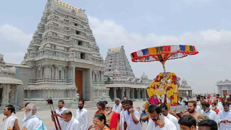 Yadadri: నేటితో ముగియనున్న నరసింహ స్వామి జయంతి ఉత్సవాలు