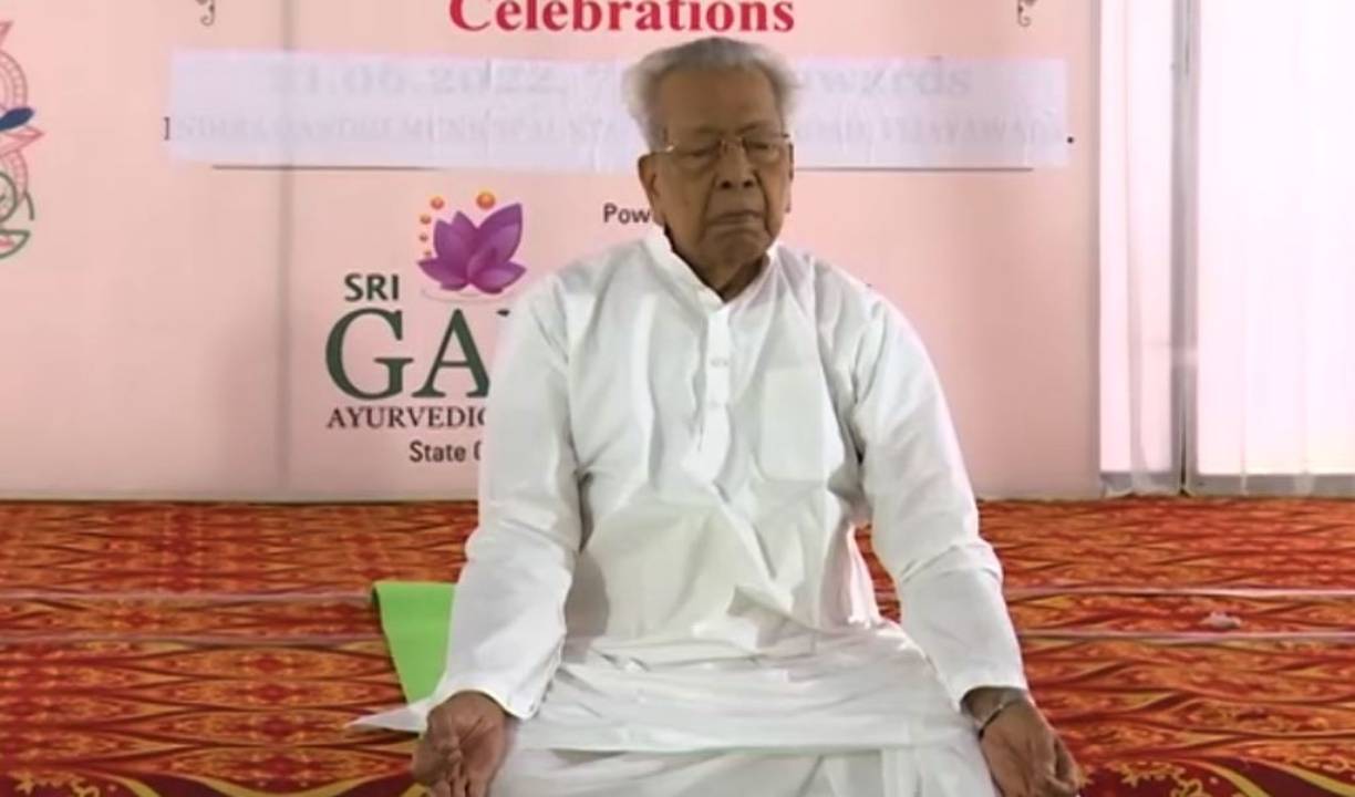 గవర్నర్ బీబీ హరిచందన్