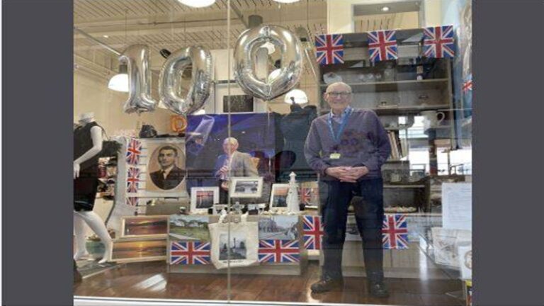 David Flucker: వందేళ్ల వృద్ధుడు.. కానీ ఇంకా పనిచేస్తున్నాడు..