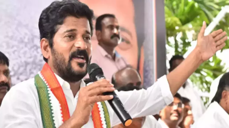Revanth Reddy: KCR పై విమర్శల వర్షం కురిపించిన రేవంత్..