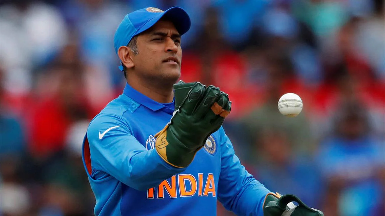 MS Dhoni: చెక్కు బౌన్స్ కేసులో ధోనీపై FIR