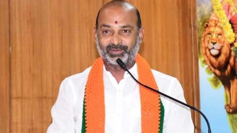 Bandi Sanjay: బండి సంజయ్‌ నారాజ్..! ఢిల్లీ పెద్దల వద్ద ఆవేదన..!