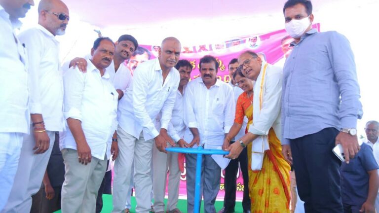 Harish Rao : మంజీరా నీళ్లు తెచ్చి ఎల్లమ్మ తల్లికి బోనాలు చేసినం