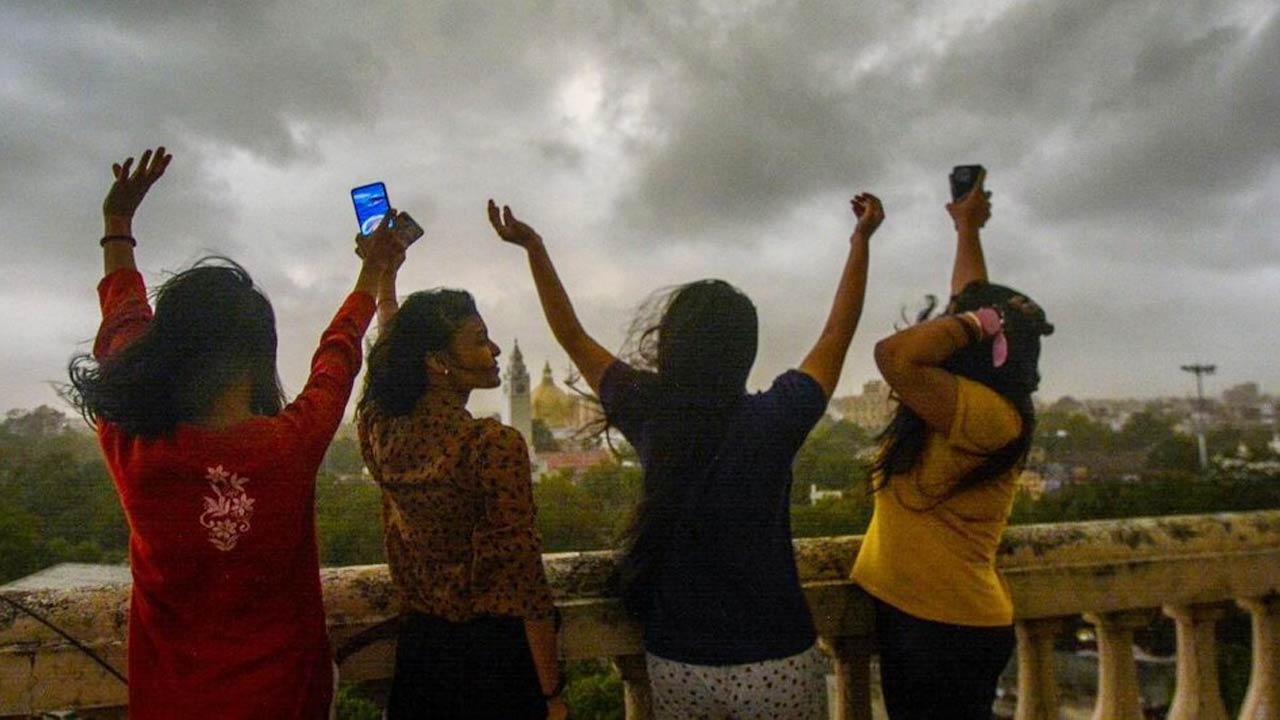 Weather Report : తెలంగాణకు చల్లని కబురు.. నైరుతి రుతుపవనాలు ఆగయా..