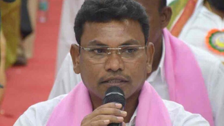 Rega Kantha Rao: కాంగ్రెస్‌ గూటికి మాజీ ఎమ్మెల్యే.. టీఆర్ఎస్‌ కౌంటర్‌ ఎటాక్‌