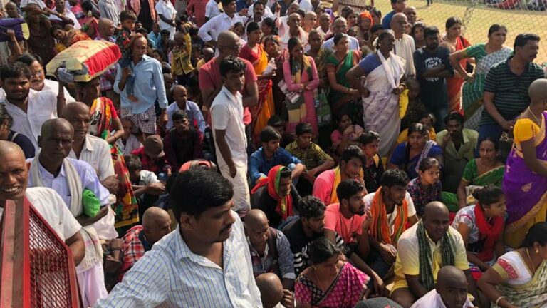 Tirumala: తిరుమలకు పోటెత్తిన భక్తులు.. అనూహ్యంగా పెరిగిన భక్తుల రద్దీ..