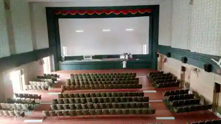 Cinema Theater: థియేటర్లలో మళ్ళీ మూడు క్లాసులు వస్తాయా!?