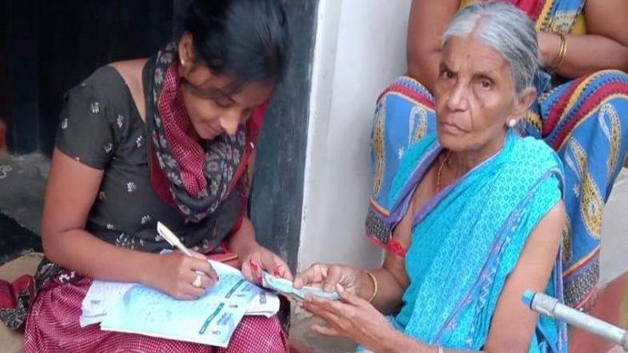 Andhra Pradesh:  మధ్యాహ్నం 3 గంటల వరకు 78.8 శాతం పెన్షన్లు పంపిణీ